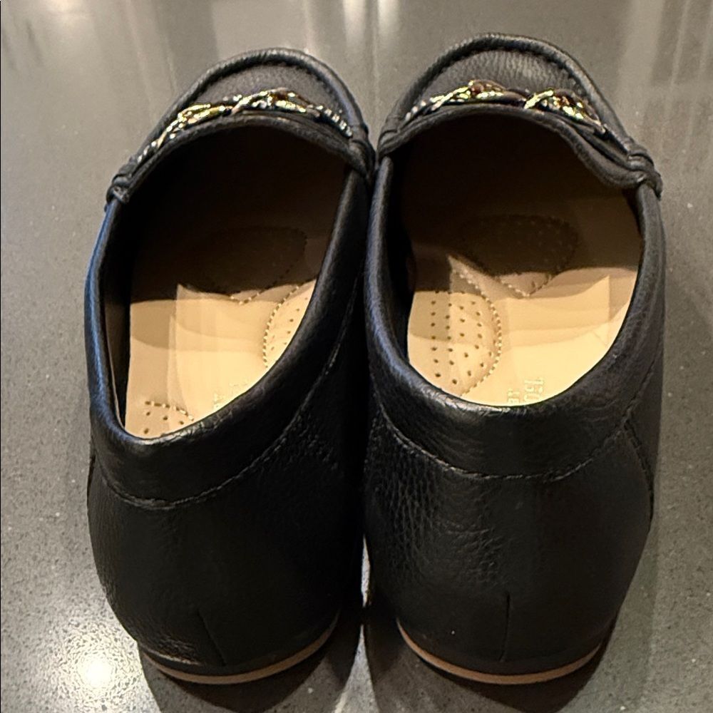 Chic Black Loafers with Gold Chain by Alexis Bendel NWOT - Picture 3 of 10